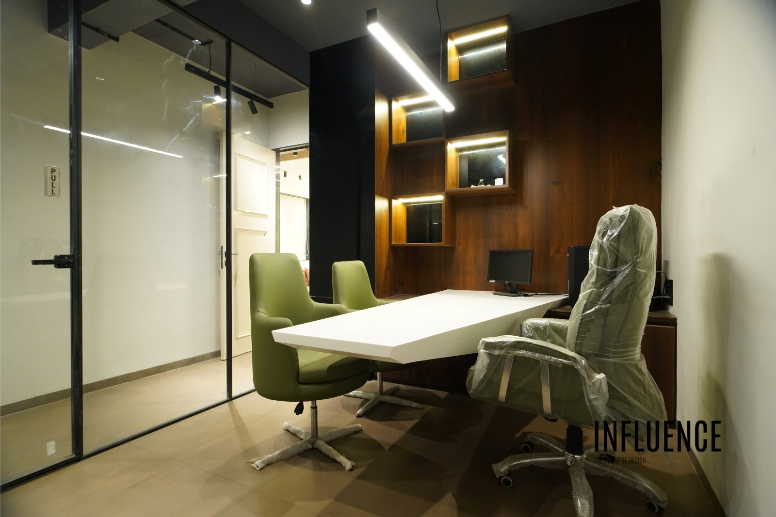 MODERN OFFICE INTERIO
